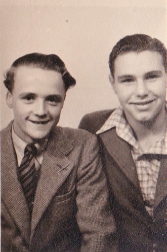 Eric Renshaw, right, with Bob Carr in 1946