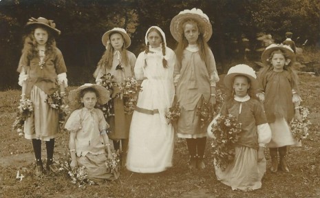 King Ecgbert Pageant, July 1909. Lady Elfrida and the Morris-dancers