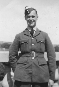 Flight Officer Walter Patterson Angus in 1940