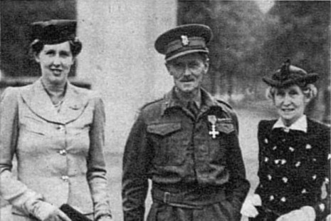 George Sherriff Hussey with his wife and daughter, 1941